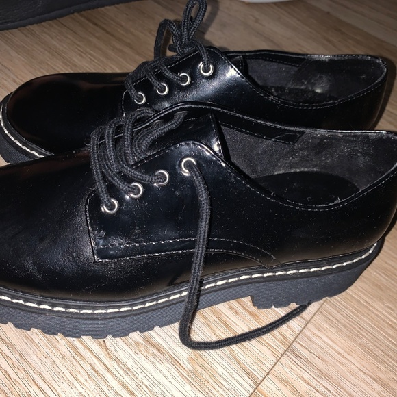 Black Oxford/ Mary Jane flats - Picture 2 of 3
